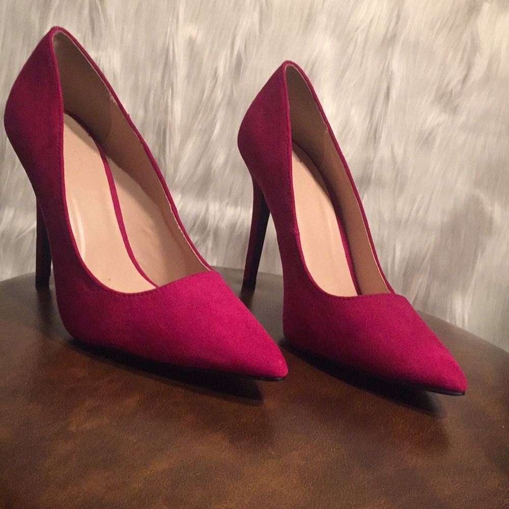 Hot pint pointy heels